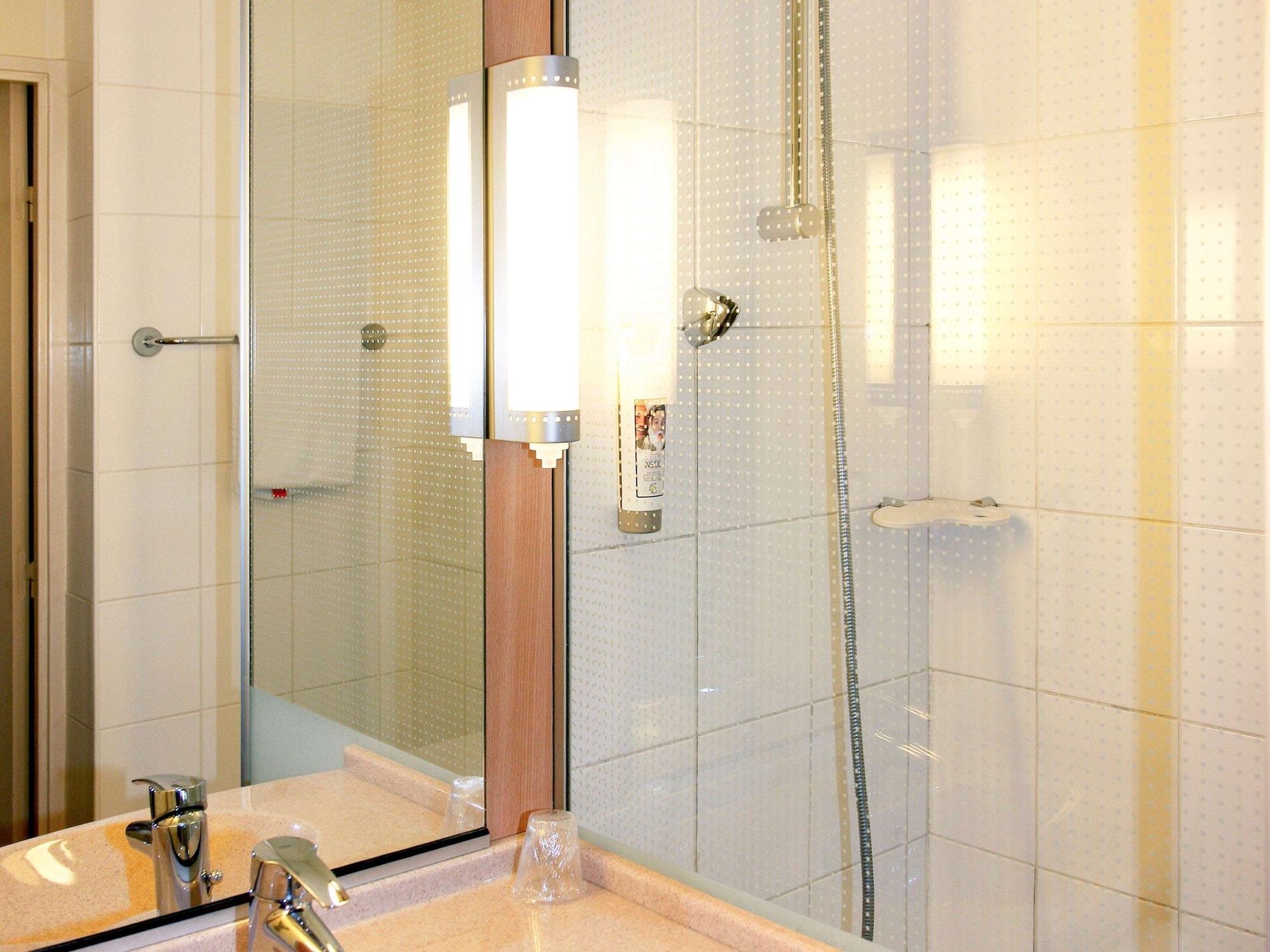 Ibis Poitiers Sud Hotell Eksteriør bilde